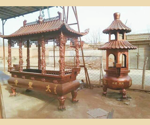 两只铜香炉图片
